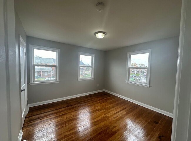 Building Photo - Spacious Three Bedroom House In Baltimore ...