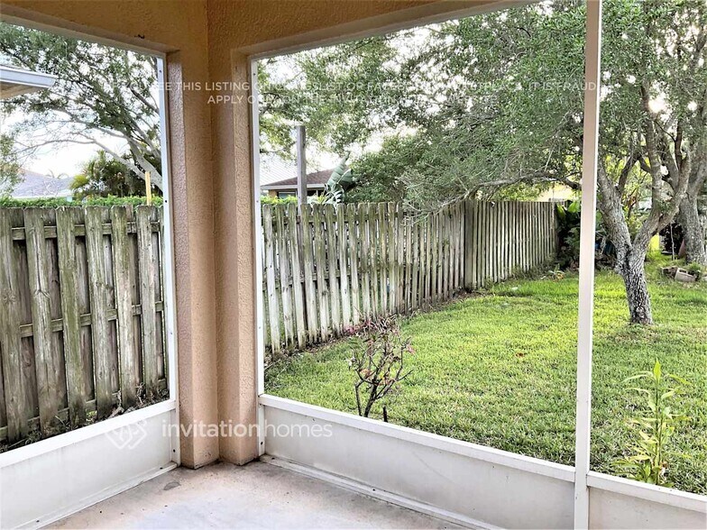 Building Photo - 1638 Maeve Cir