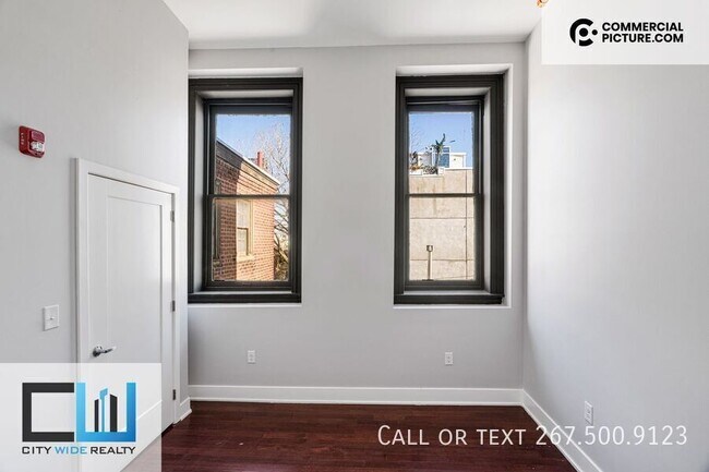 Building Photo - 929 Marlborough St