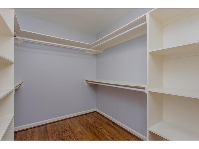 Building Photo - 7413 Albacore Dr