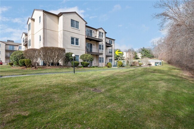 Building Photo - 185 Manville Hill Rd