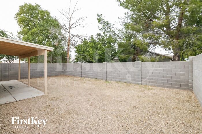 Building Photo - 842 E Glenmere Dr