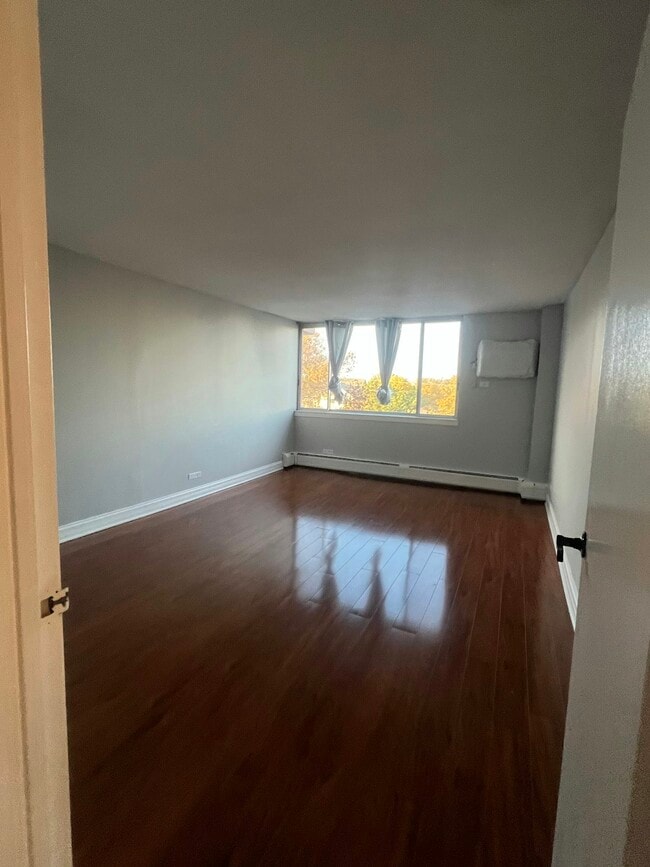 Building Photo - 2200 S Stewart Ave