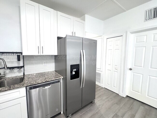 Building Photo - 1504 W 18th St