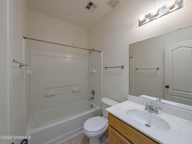 Building Photo - 3742 Piedras Negras Dr