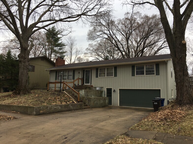 Building Photo - 2409 Manchester Rd