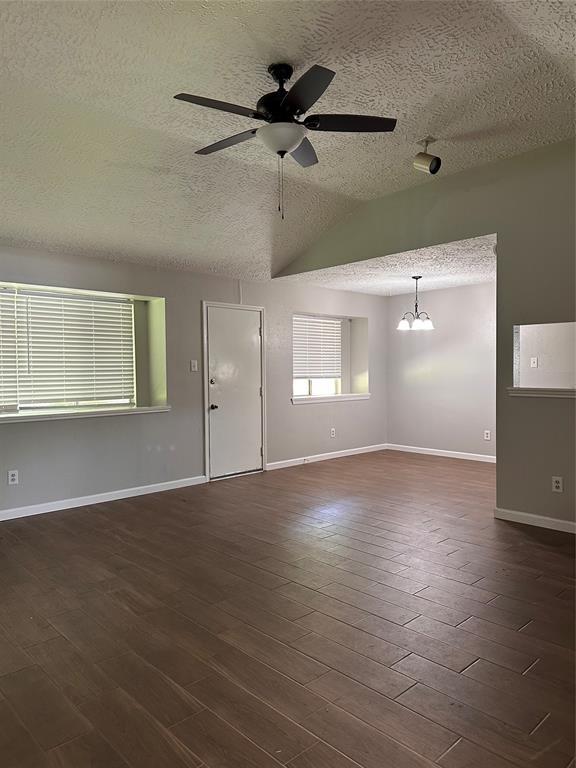 Building Photo - 701 Canyon Springs Dr