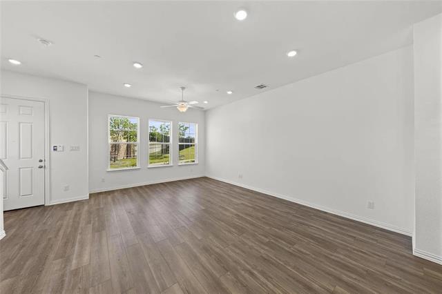 Building Photo - 1064 Old Rosebud Dr