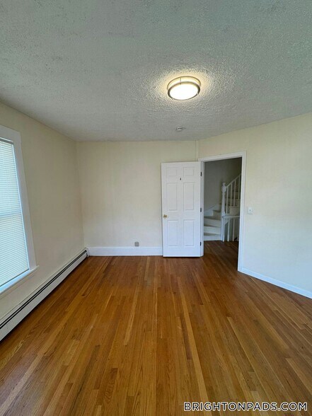 Building Photo - 44 Winship St