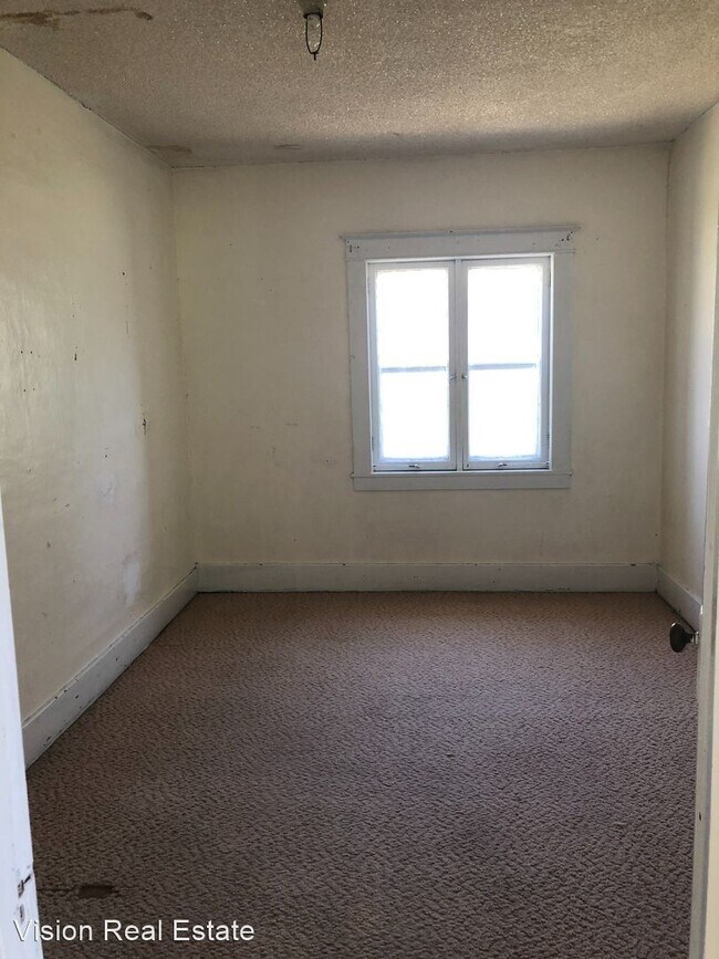 Building Photo - 2 br, 1 bath House - 144 S State
