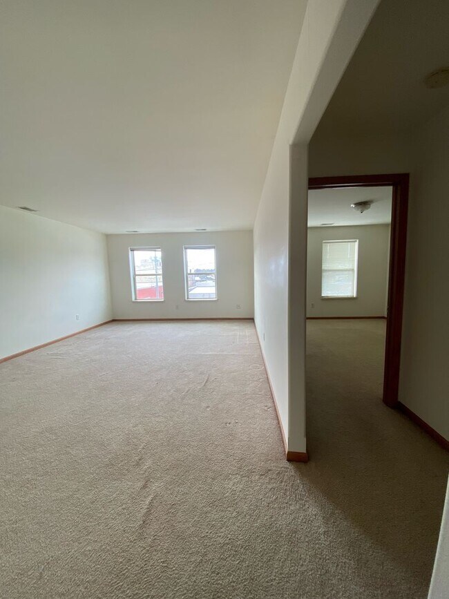 Building Photo - Luxury One-bedroom apartment in downtown S...