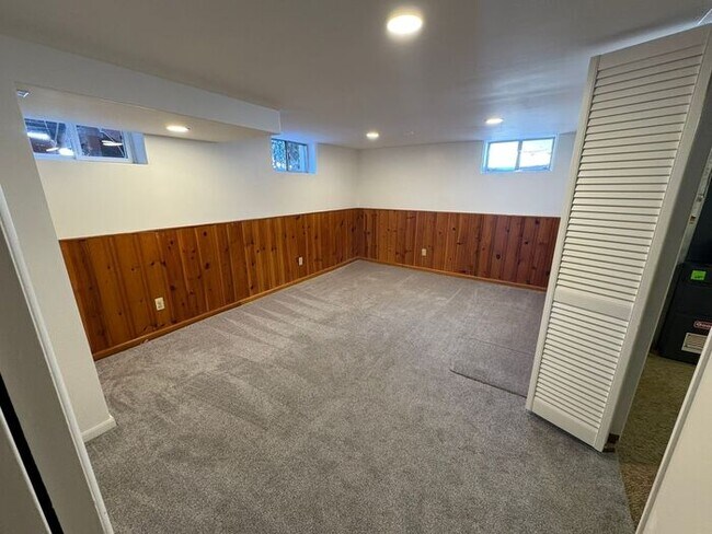 Building Photo - Millcreek Canyon Rim updated 3 bed 2 bath home