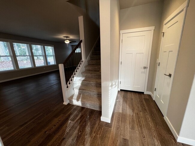 Building Photo - 4237 Caddyshack Dr NE