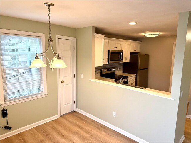 Building Photo - 101 Marlborough St