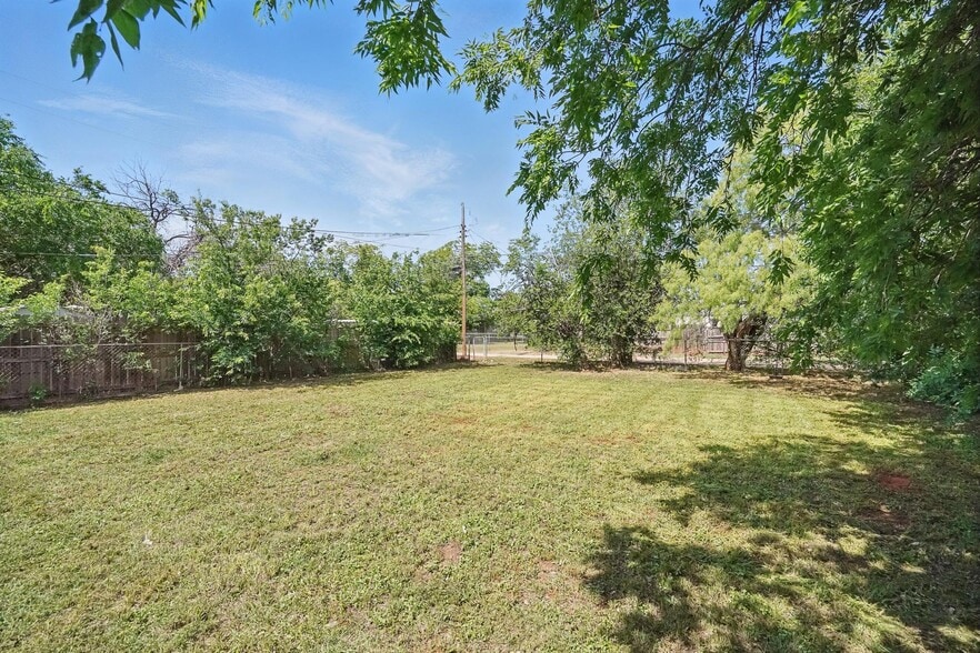 Building Photo - 1526 Green St
