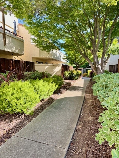 Building Photo - 5030 Valley Crest Dr