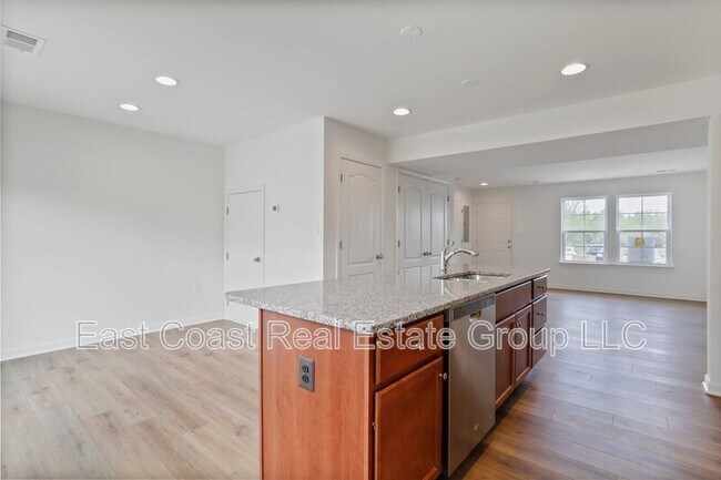 Building Photo - 11 Mengel Rd