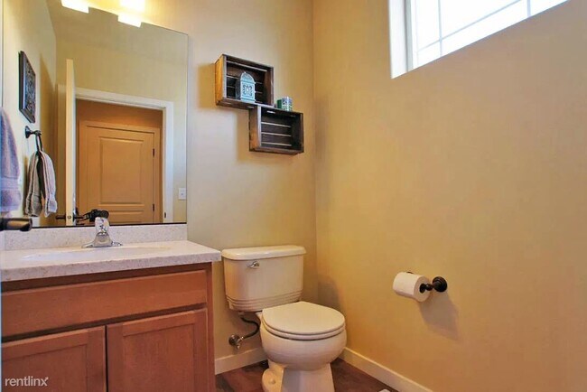 Building Photo - 2 br, 2.5 bath Condo - Cook Inlet Townhomes