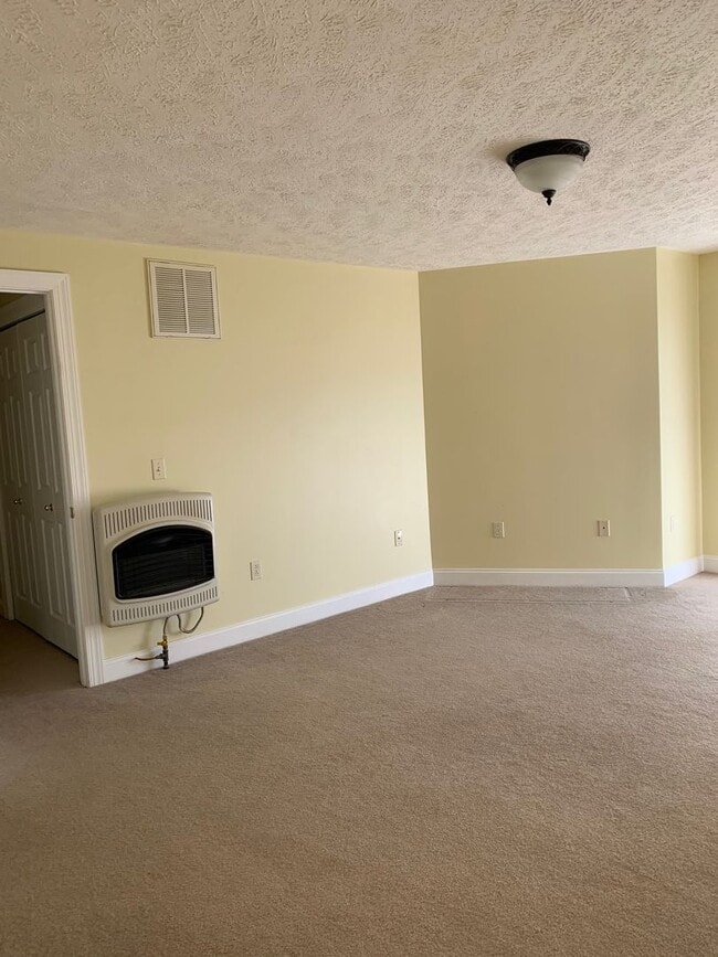 Building Photo - 330 Pin Oak Dr NW