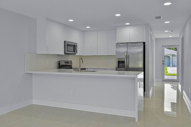 Building Photo - 4522 24th St SW