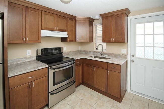 Building Photo - 2037 Calusa Trail