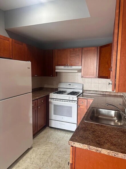 Building Photo - 231 Dayton Ave