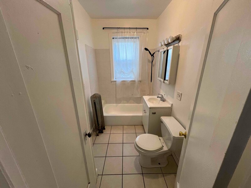 Building Photo - 7931 S Manistee Ave