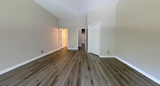 Building Photo - 9828 Fan Palm Way