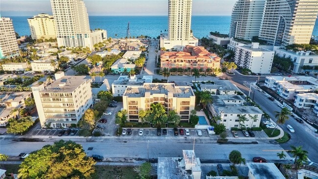 Building Photo - 520 Orton Ave