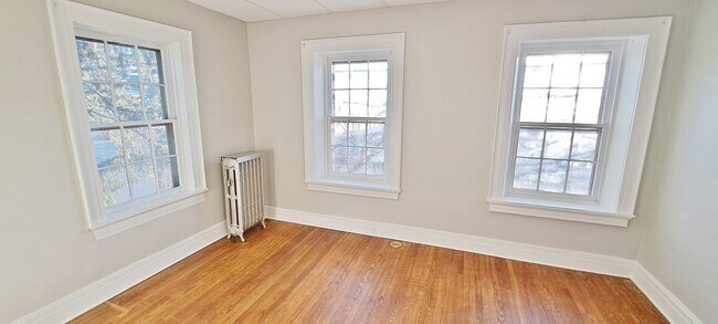 Building Photo - 514 Broadway