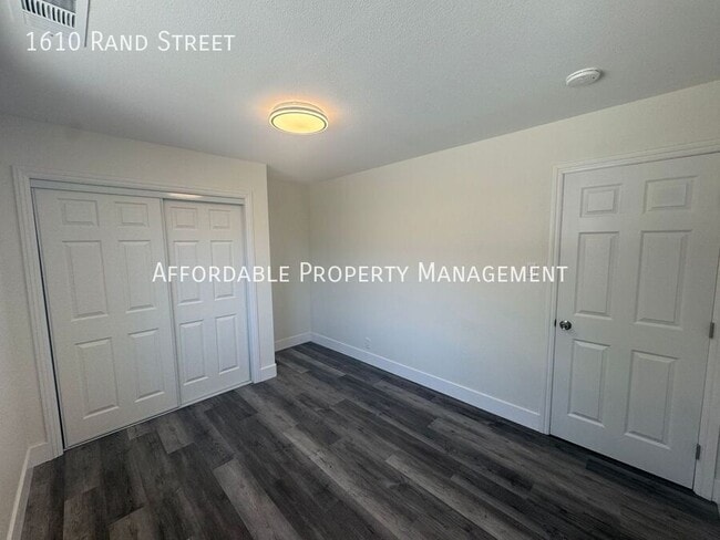Building Photo - 1610 Rand St