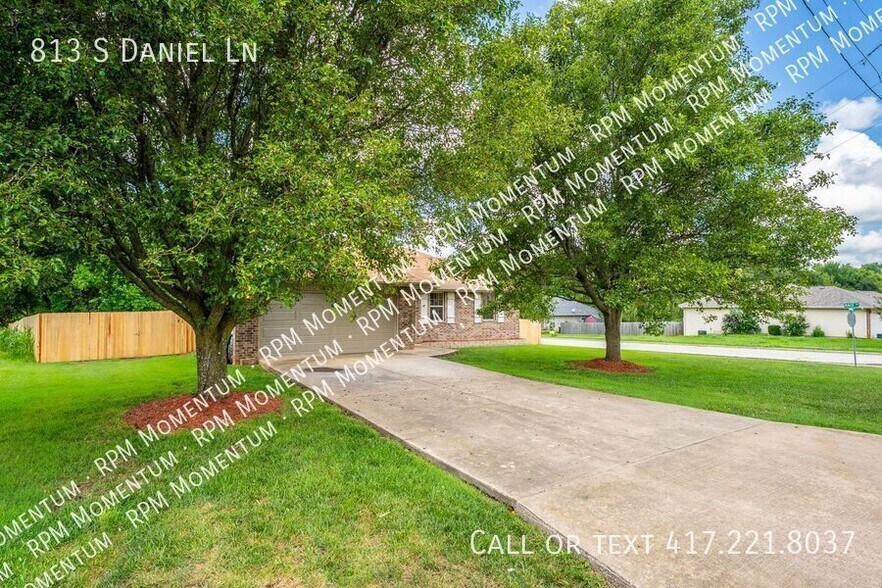 Building Photo - 813 Daniel Ln