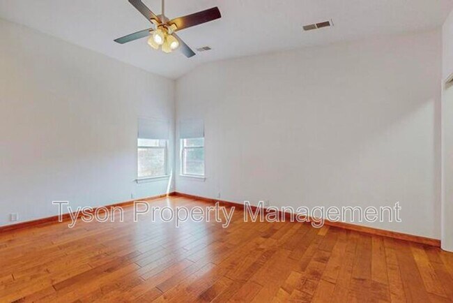 Building Photo - 11512 Jewel Cave Rd SE