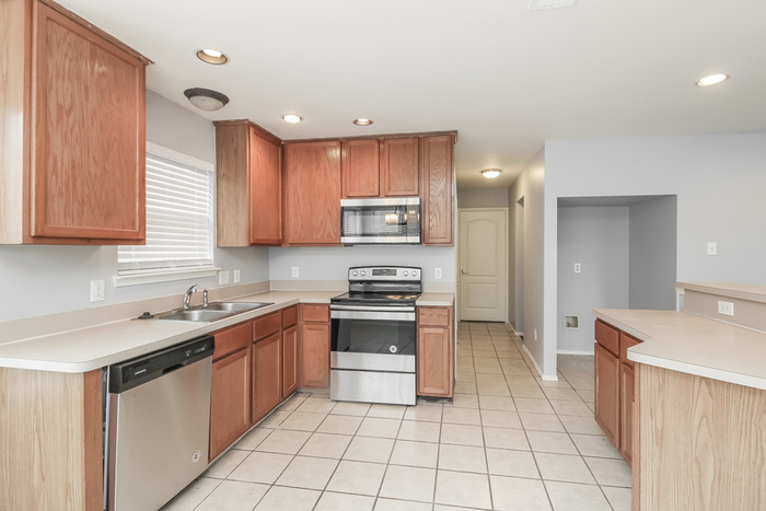 Building Photo - 1325 Forest Creek