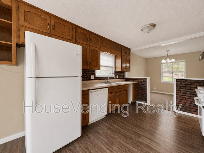 Building Photo - 6204 Trailhead Cir