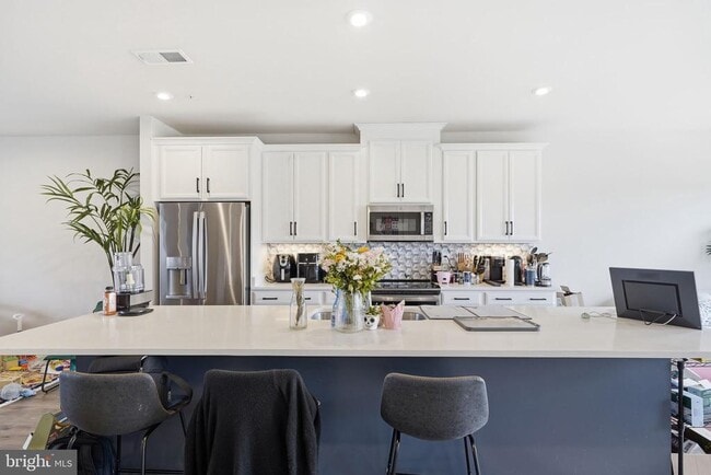 Building Photo - 20354 Newfoundland Sq