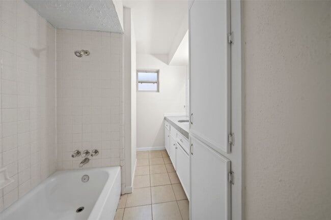 Building Photo - 23114 Earlmist Dr