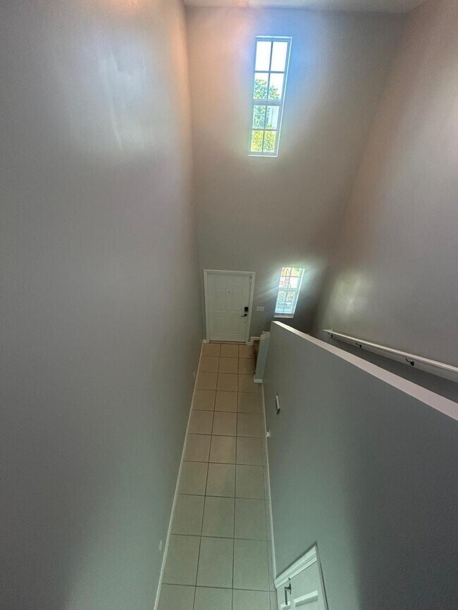 Building Photo - 4518 Dow Ln