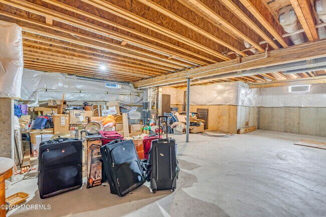 Building Photo - 6 Bane Ln