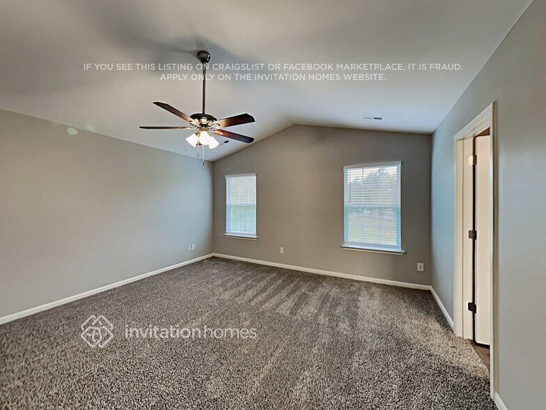 Building Photo - 315 Hunslet Cir