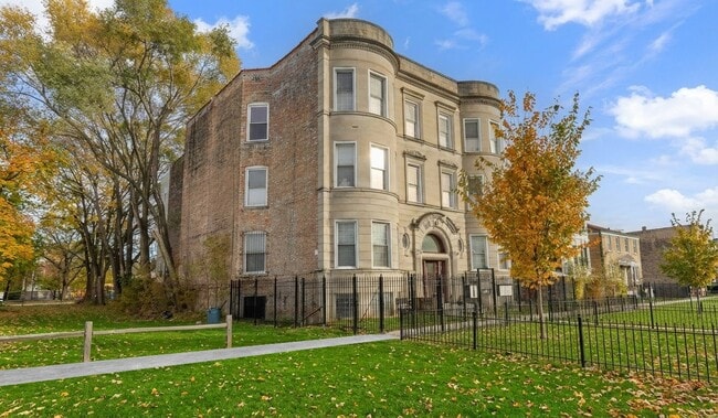 Building Photo - 5341 S Indiana Ave