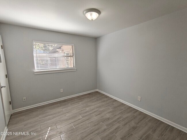 Building Photo - 2921 Mansion Rd