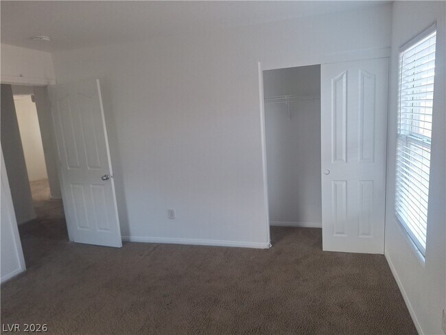 Building Photo - 304 Raptors View Ave