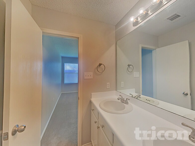 Building Photo - 3352 Tobago Rd