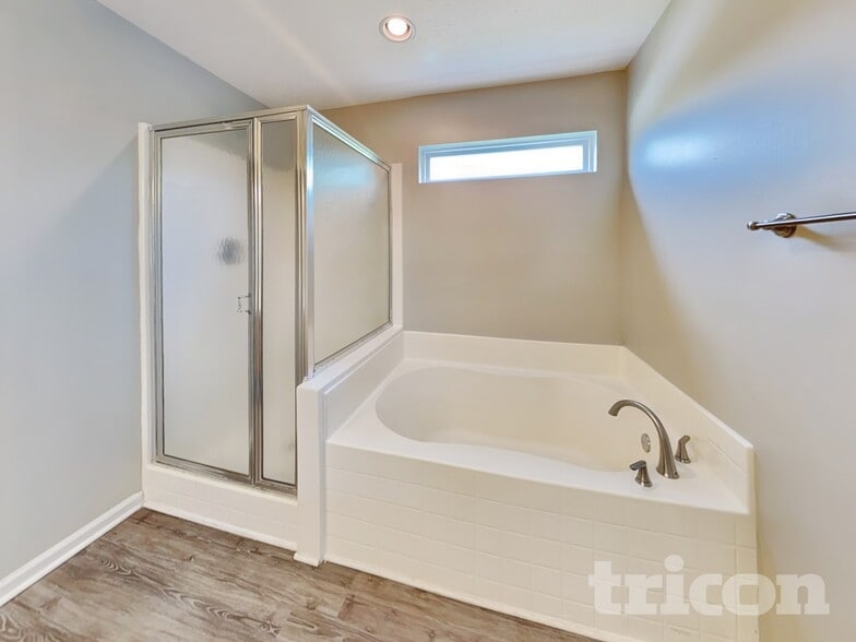 Building Photo - 6633 Dunsdin Dr