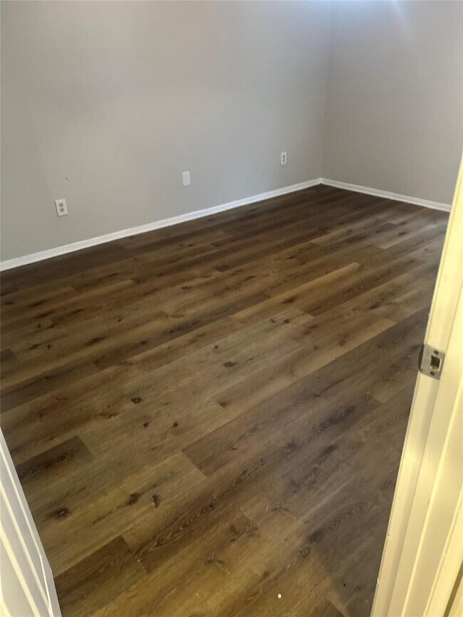 Building Photo - 4024 Dream Oak Pl