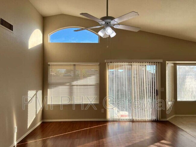 Building Photo - 1331 W Butler Dr