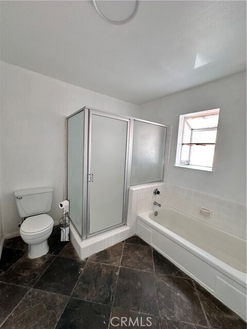 Building Photo - 2415 Mercedes Ave