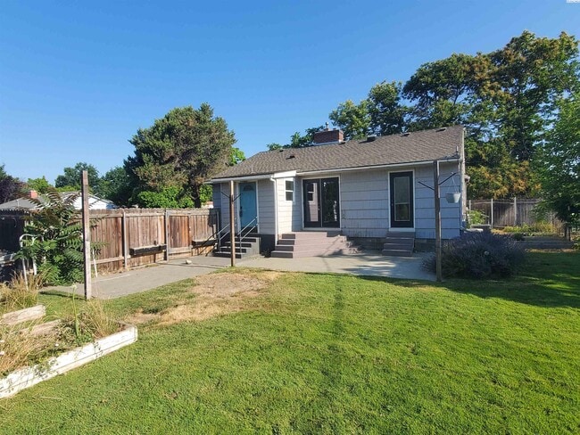 Building Photo - Central kennewick rental