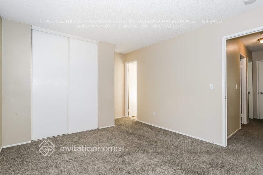 Building Photo - 4037 Vosburg St